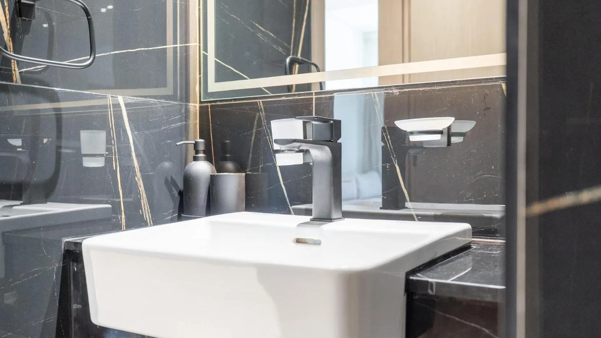 Apartment Peace And Tranquility In This 1 Bedroom In Jvc Dubai